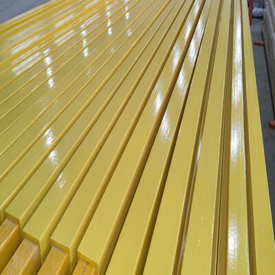 पल्ट्रूज़न प्रक्रिया द्वारा एफआरपी आयताकार ट्यूब, सतह की चिकनाई और अच्छे दिखने की बहुत अधिक मांग को पूरा करने के लिए, कुछ पेंट से सतह को ब्रश करना